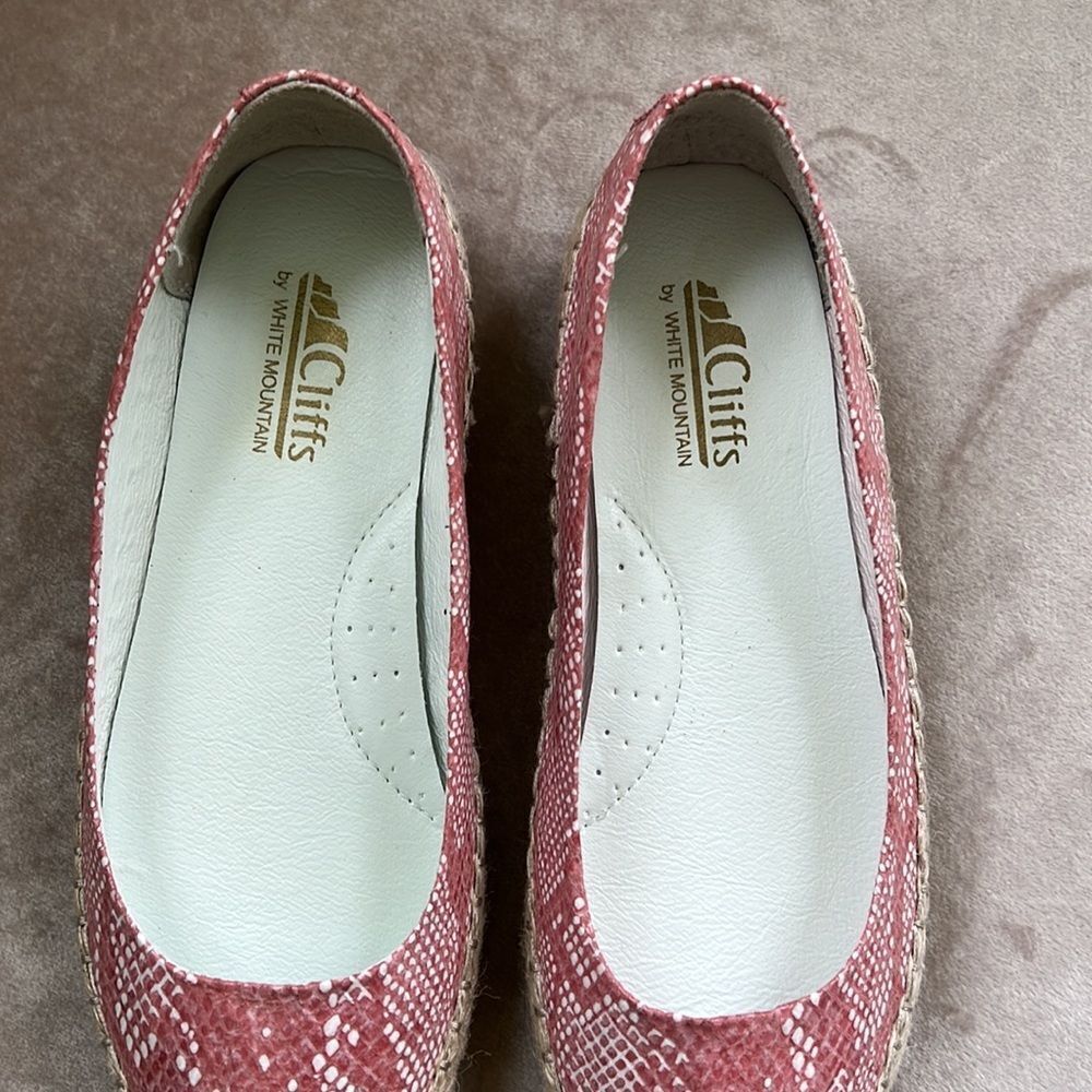 Super cute! Cliffs Sz 8 Pink Reptile Jute Trim Flats EUC!! - Picture 3 of 9